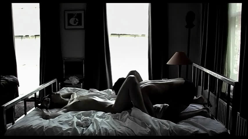 Сексуальные игры со связыванием в постели